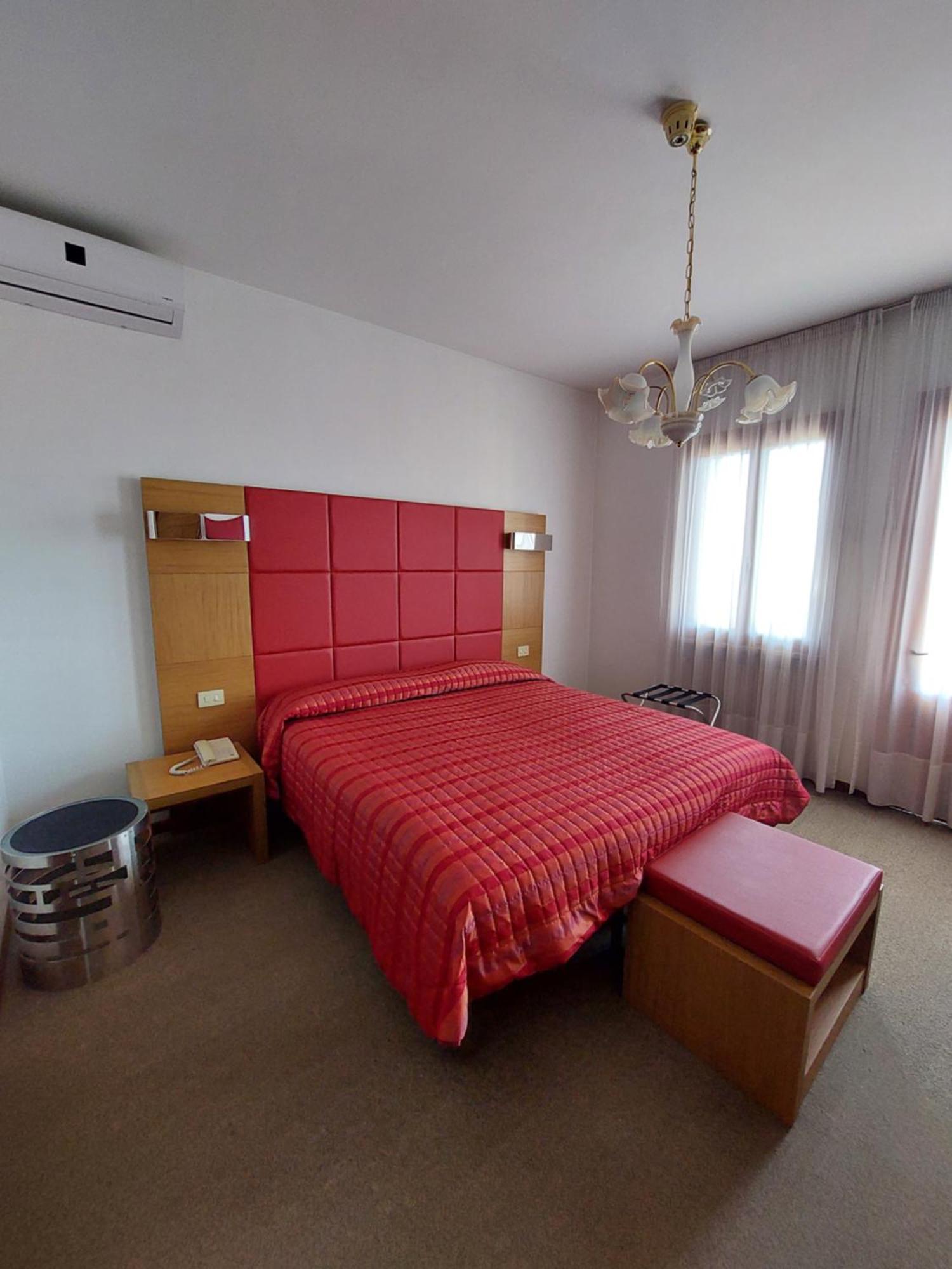 Albergo Alla Pineta Montebelluna Eksteriør billede